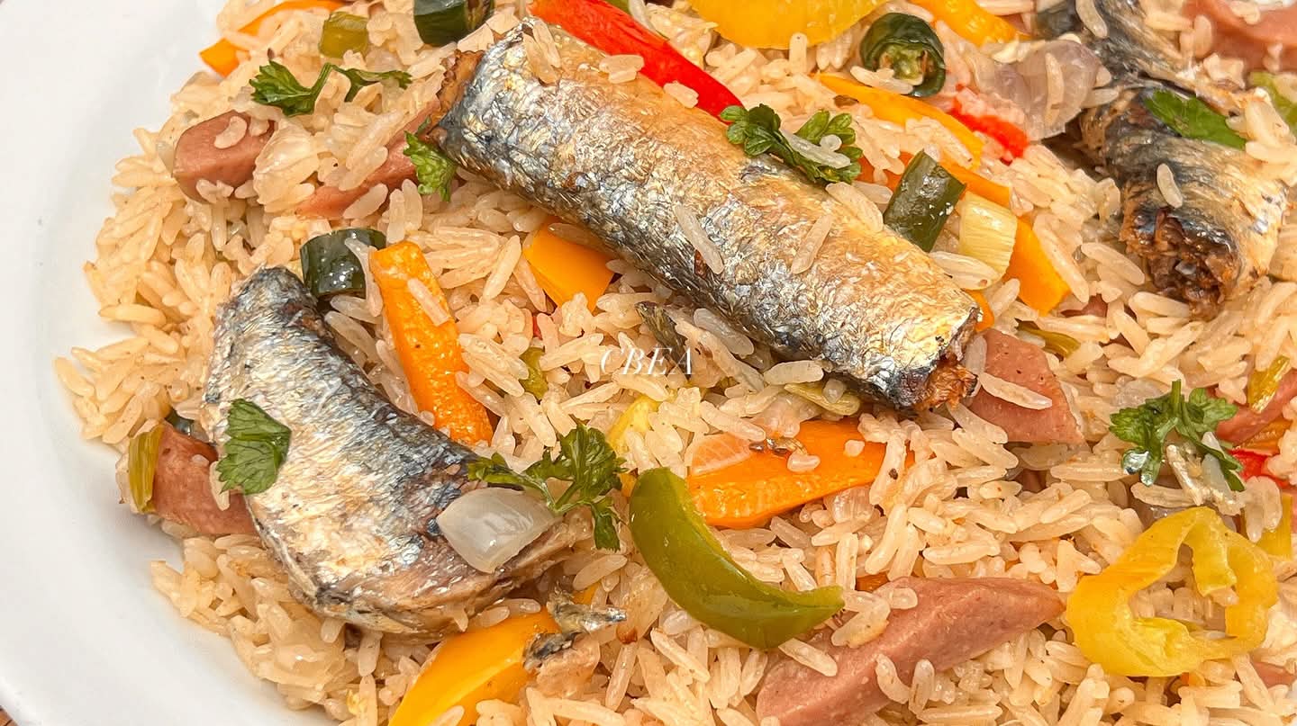 🍚 Riz express à la sardine, carotte et saucisse — Recette rapide & savoureuse