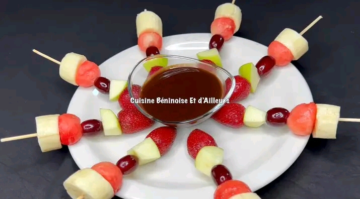 🍡 Brochettes de Fruits et Sauce Chocolat : Le Dessert Gourmand Facile et Sain