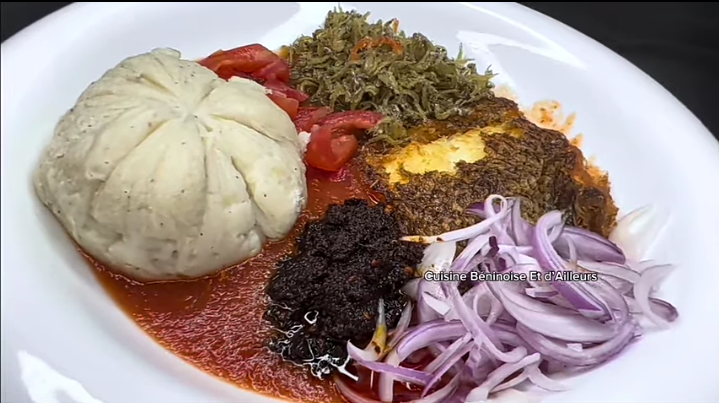 Recette Traditionnelle du Kom (Come) à la Farine de Manioc