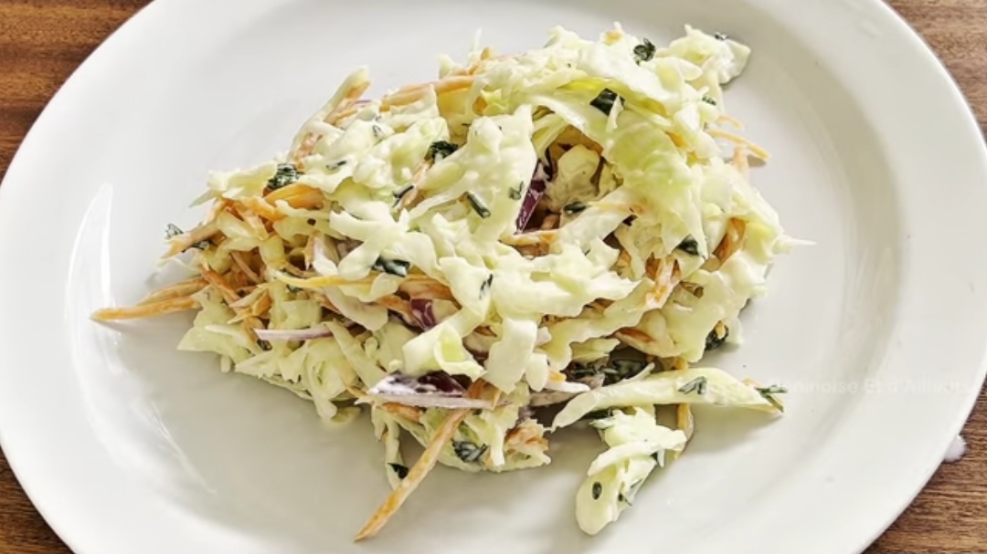 🥗 Salade de chou : astuce infaillible pour neutraliser l’odeur piquante du chou cru